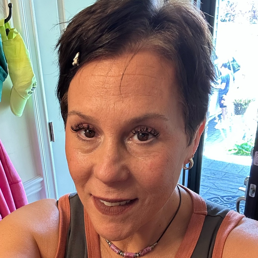 Meet your Posher, Lori-ellen